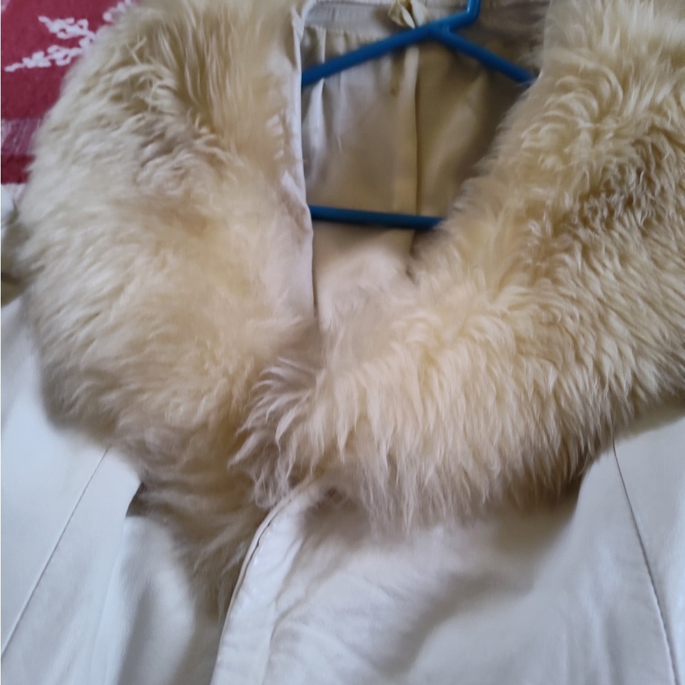 Beautiful 1970’s Lilli Ann Lambskin Penny Lane Princess Coat - Picture 2 of 9